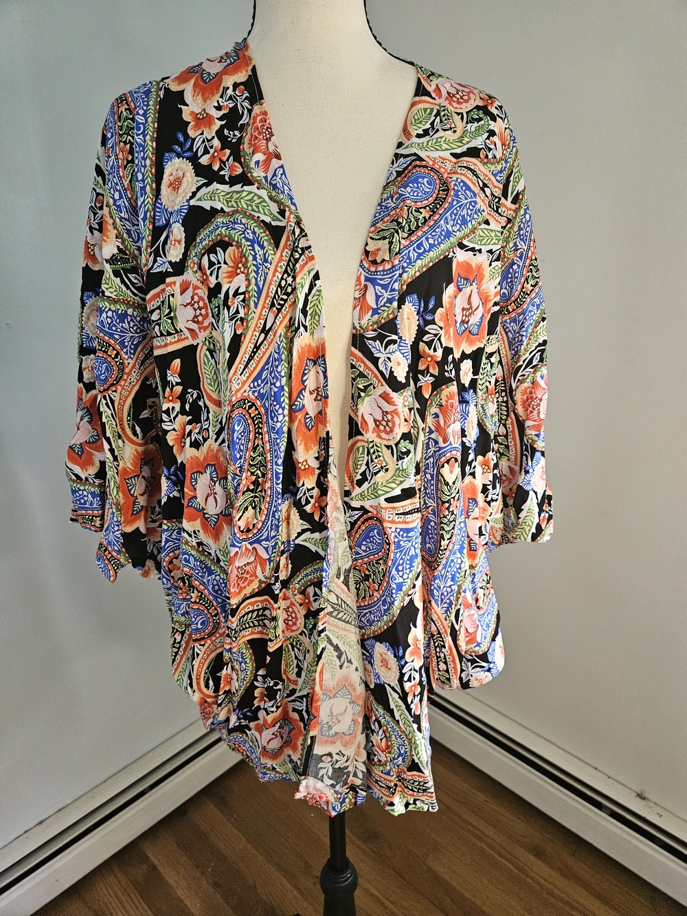 Floral Paisley Open-Front Tunic - Black & Coral